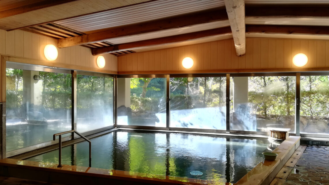 Un onsen, bain Japonais